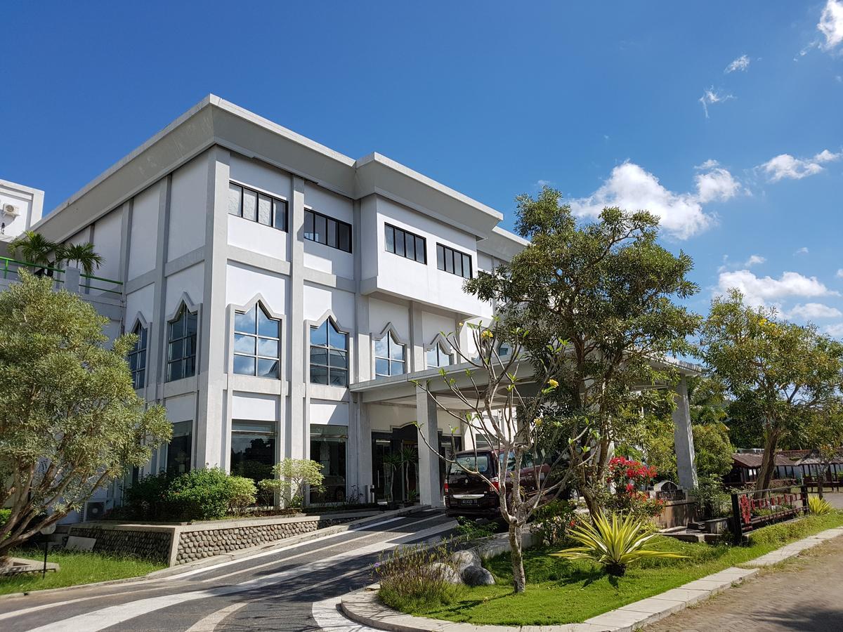 Grand Royal Taliwang Hotel Экстерьер фото